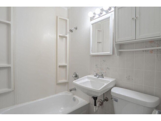 Foto del edificio - 1132 Farrington St