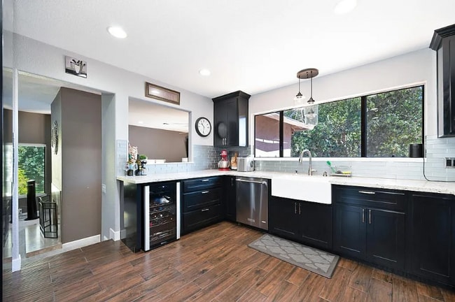 Foto del edificio - 9487 Dalton Way