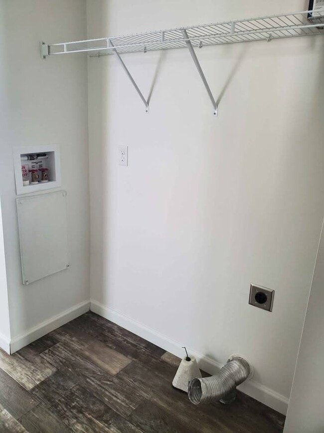 Building Photo - 413 Rhett Lane