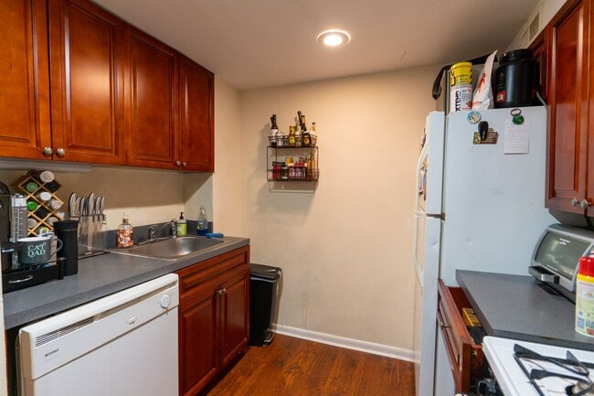 Photo - Beautiful 2 bedroom Bi level unit Apartment