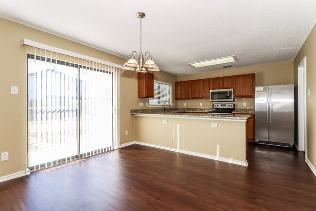 Building Photo - 5216 Dillon Cir