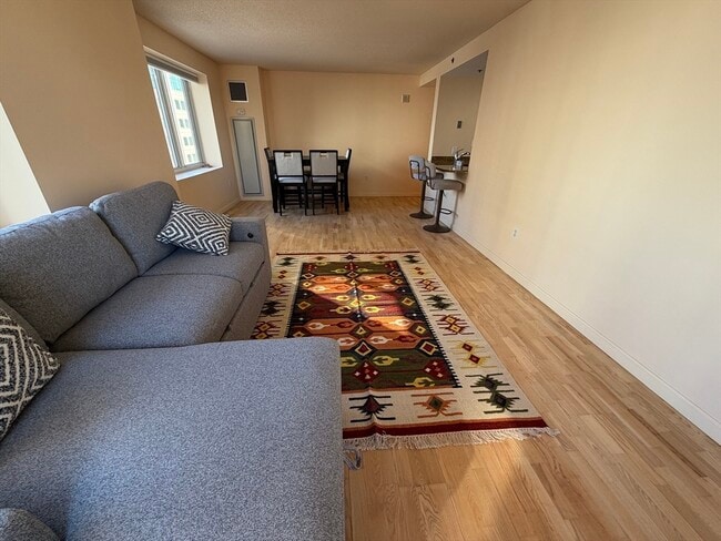 Foto del edificio - 8 Museum Way