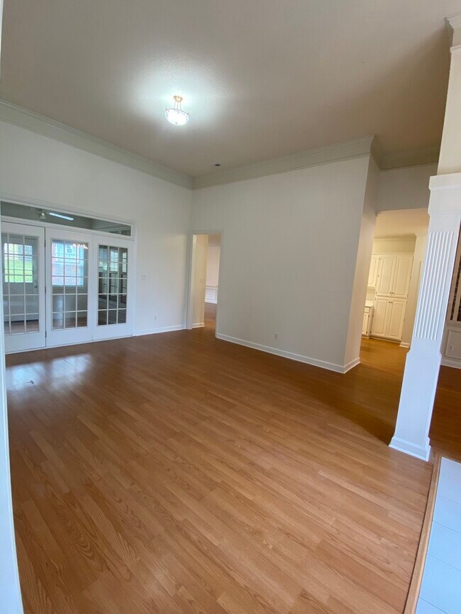 Foto del edificio - 4545 Reigate Ct