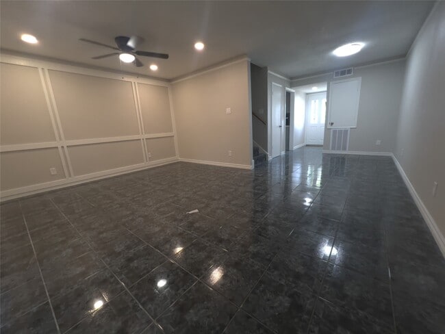 Building Photo - 10102 Emnora Ln