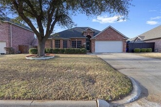 Building Photo - 1519 Hampton Dr