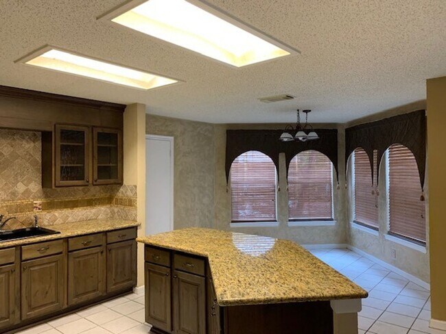 Foto del edificio - Charming 3-bedroom home in the coveted Par...
