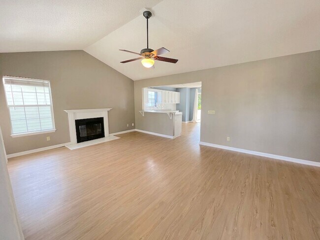 Foto del edificio - 3 BED | 2 BATH | GEORGETOWN