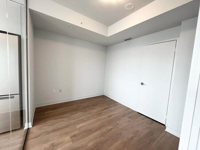 Photo du bâtiment - 1 Bed 1 Bath - Apartment