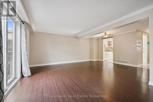 Photo du bâtiment - 424 Benesfort Ct