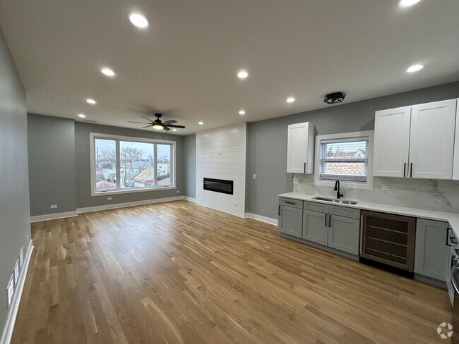 Building Photo - 4942 W Belden St