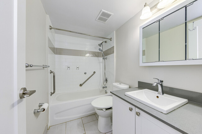 Building Photo - Cambridge Park Apartments
