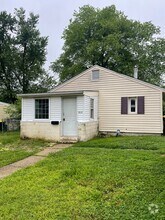 Building Photo - 464 Robinson Dr
