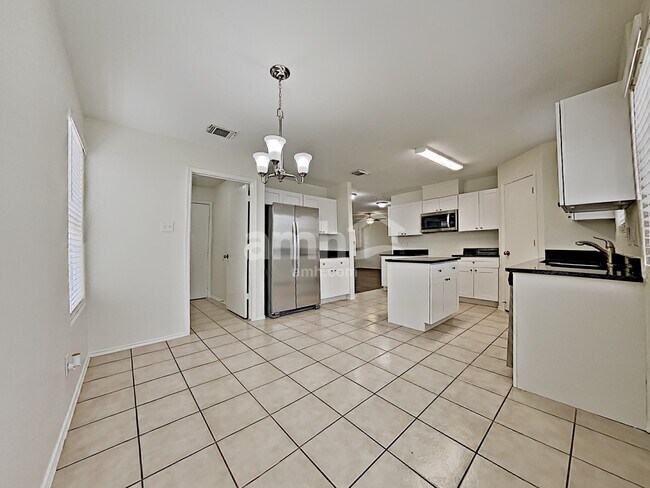 Building Photo - 6830 Shallow River Ct