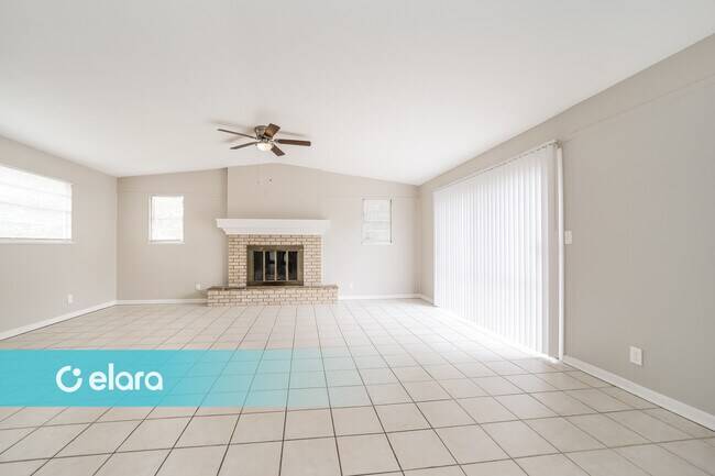 Building Photo - 2886 River Oak Dr