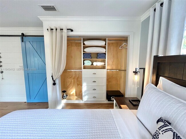 Foto del edificio - 7999 SW 58th St