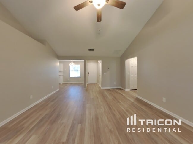 Building Photo - 9736 Villiers Dr S