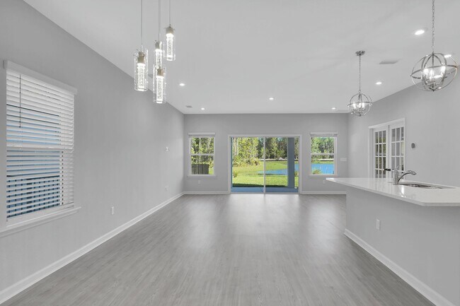 Building Photo - 162 Dahlia Falls Dr