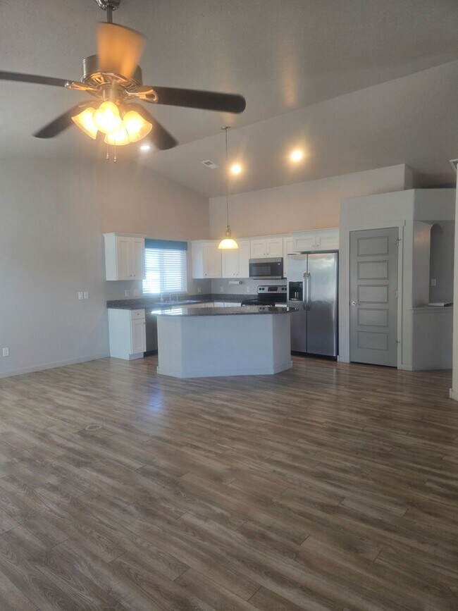 Foto del edificio - Beautiful home available now!