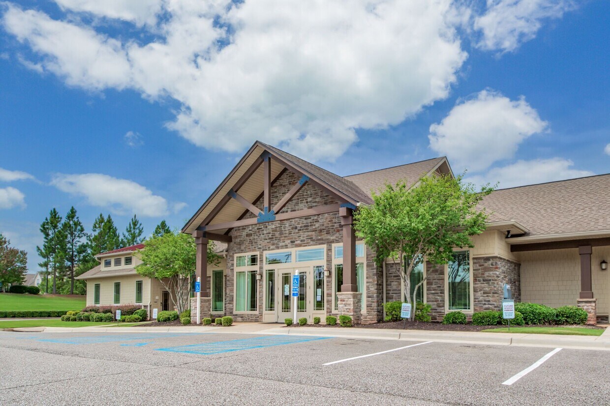 Addison Park Apartments in Huntsville, AL