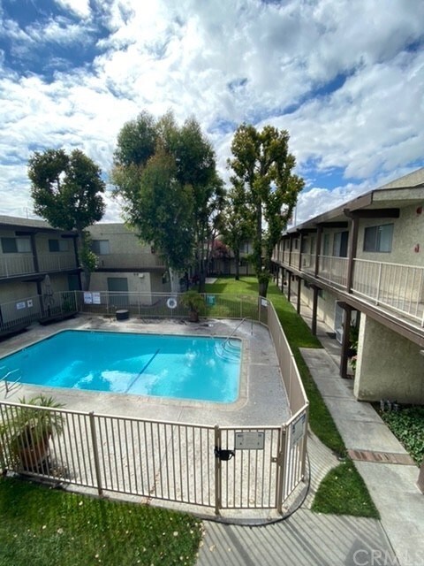 Foto principal - 3108 Vineland Ave