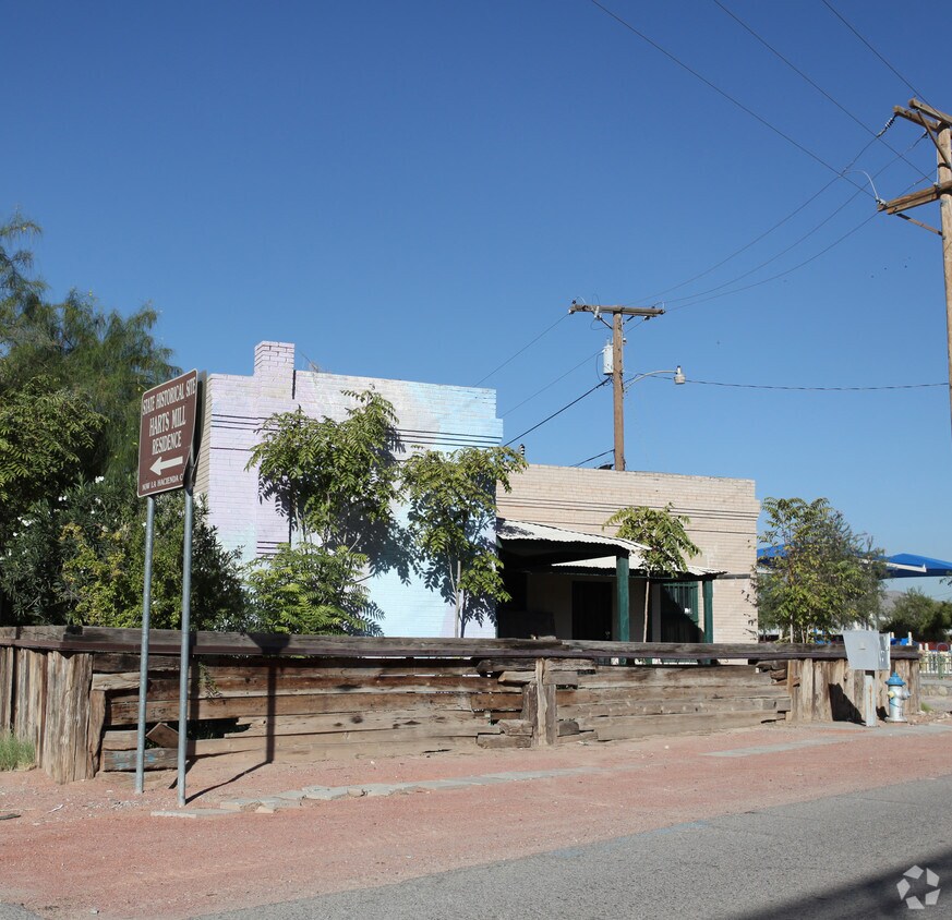 Building Photo - 1730 W Paisano Dr