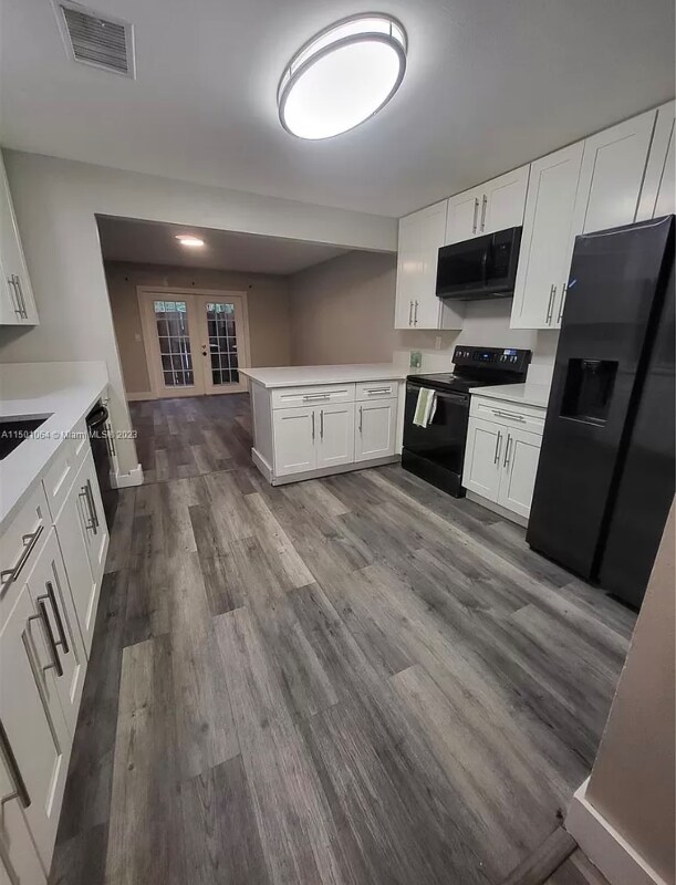 Foto del edificio - 6193 Pine Tree Ln