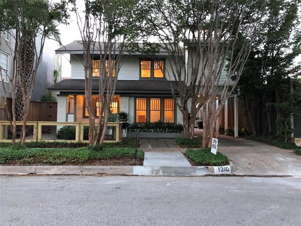 1210 Hawthorne St, Houston, TX 77006 House Rental in Houston, TX