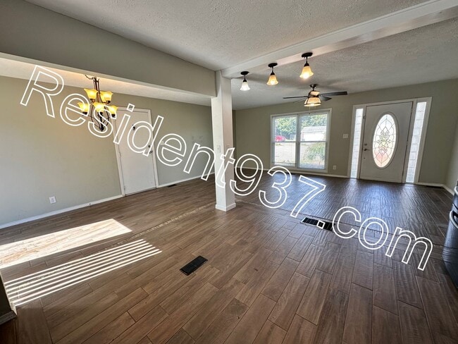 Foto del edificio - Updated 3 Bed home on cul-de-sac