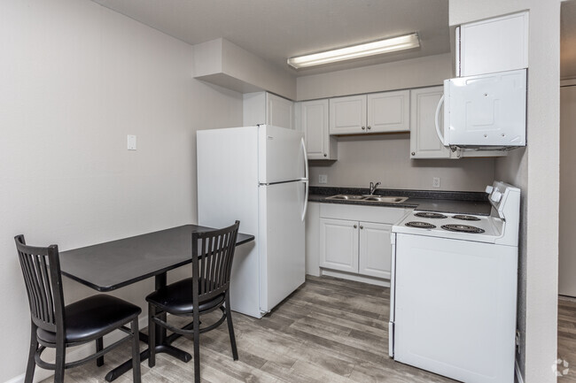 1BR, 1BA - 490 SF - Citron