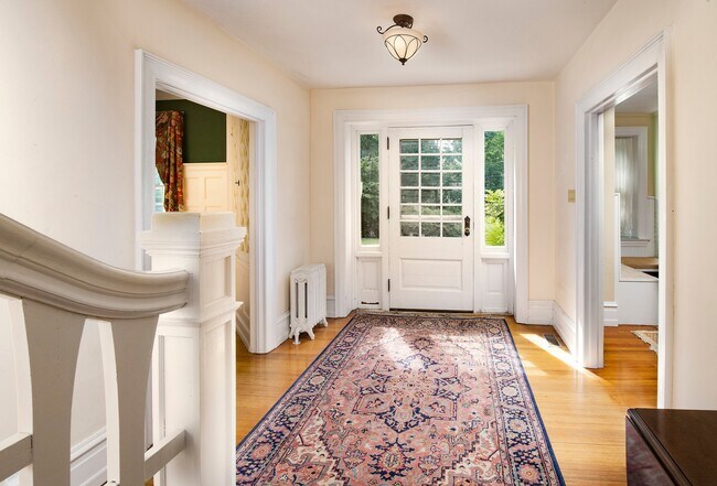 Foto del edificio - 734 Millbrook Ln