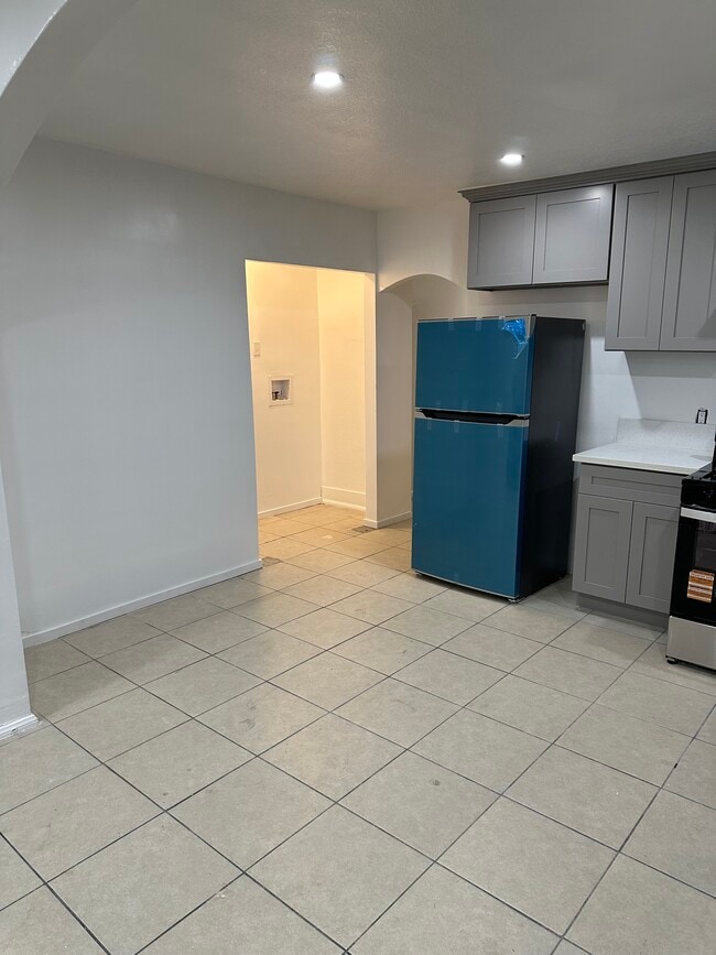 Building Photo - 6321 Miles Ave