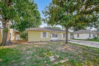 Building Photo - 6741 Feldspar St