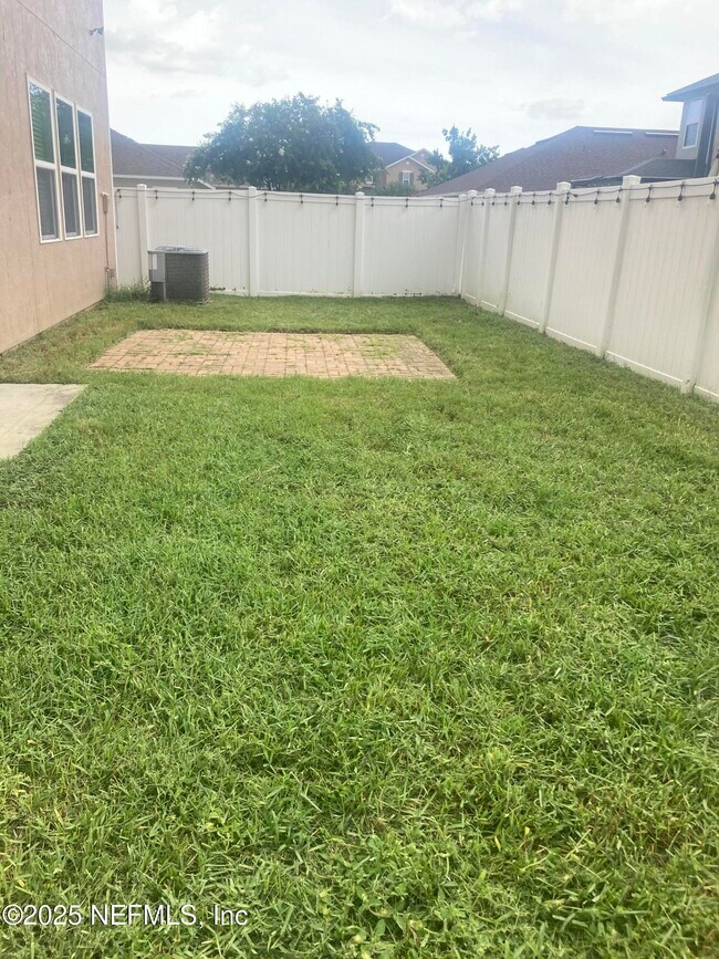 Foto del edificio - 12248 Woodview Dr