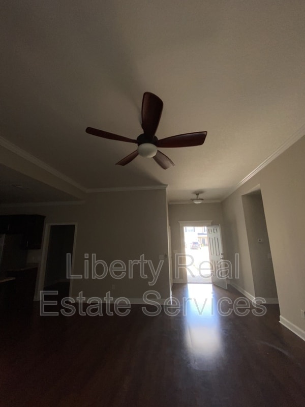 Foto del edificio - 729 Burke Dr