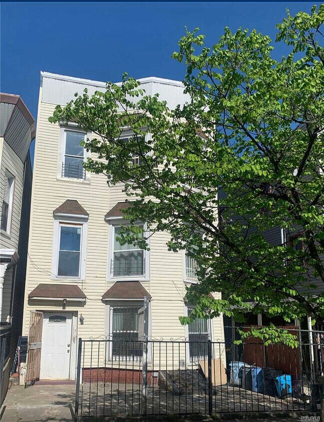 229 Van Siclen Ave Unit 3, Brooklyn, NY 11207 229 Van Siclen Ave