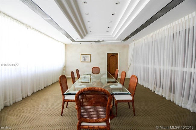 Building Photo - 4 br, 4 bath Condo - 5758 Collins Av # 1201