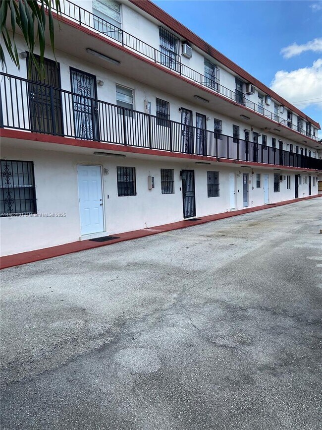 Foto del edificio - 1000 W 28th St