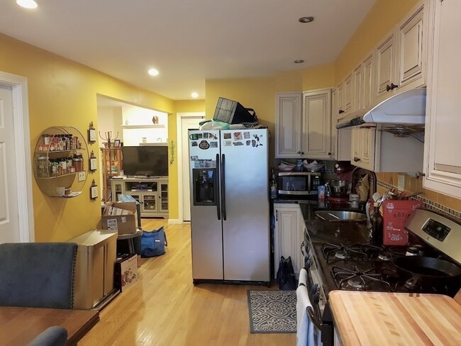 Building Photo - 9 Leverett St