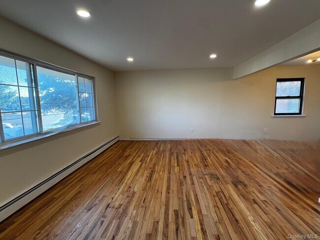 Foto del edificio - 619 E Park Ave