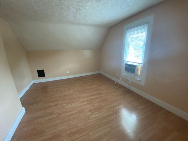 Foto del edificio - 719 W Jefferson St