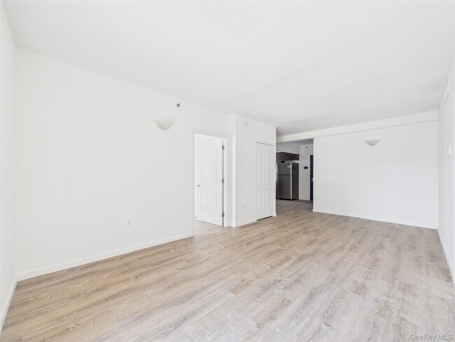Foto del edificio - 97-30 64th Ave
