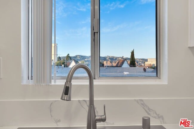 Foto del edificio - 1477 S Canfield Ave