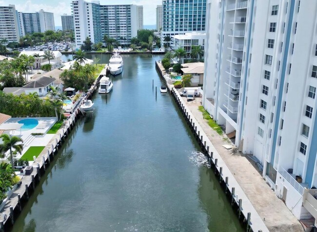 Foto del edificio - 2881 NE 33rd Ct