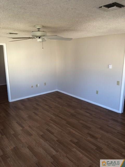 Building Photo - 309N Sharon Way