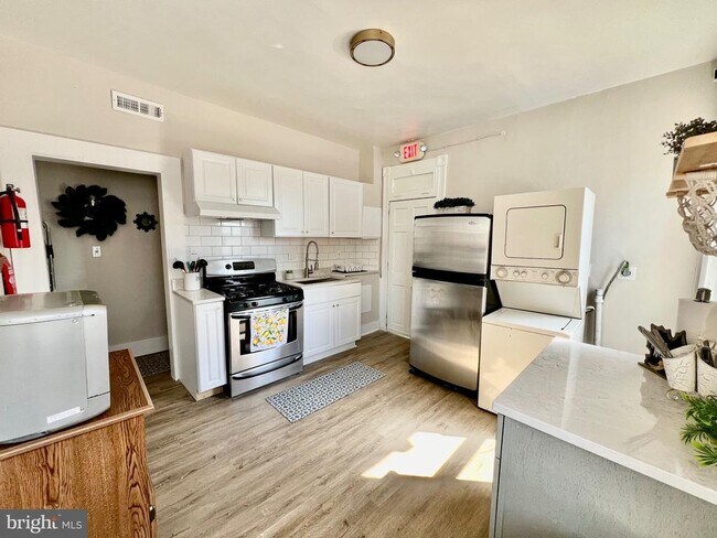Foto del edificio - 4103 Liberty Heights Ave