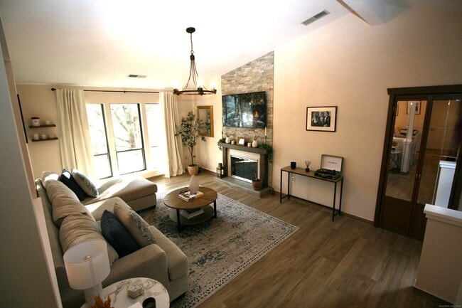 Foto del edificio - 7 Twin Oak Ct