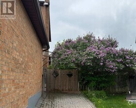 Building Photo - 10 Pagehurst Ct