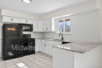 Building Photo - 5165 Westwood Dr