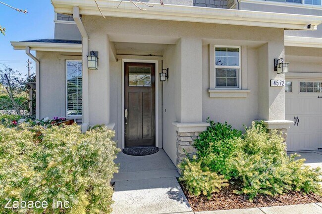 Foto del edificio - 3 br, 2.5 bath House - 4572 Blue Oak Place