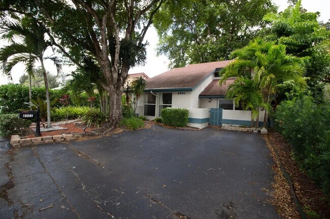 Foto del edificio - 8321 SW 39th Ct